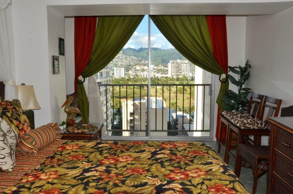 Jenny's Waikiki Apartment