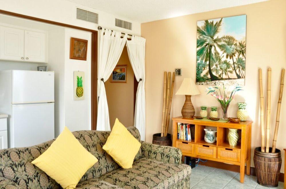 Jenny's Waikiki Apartment *
